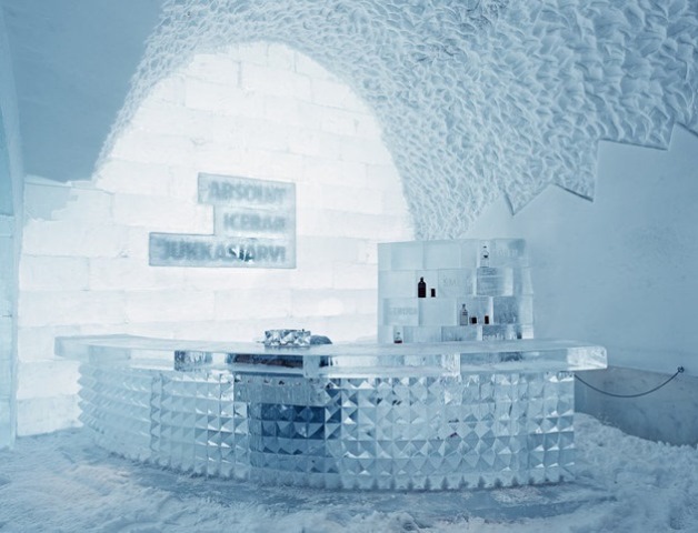 Photo courtesy of: http://www.icehotel.com/restaurant-ebar/icebar/